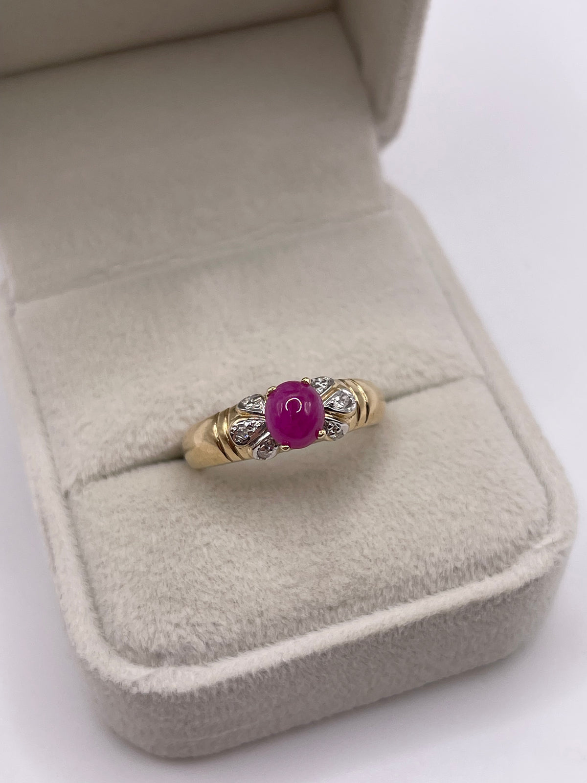 9ct gold cabochon ruby and diamond ring