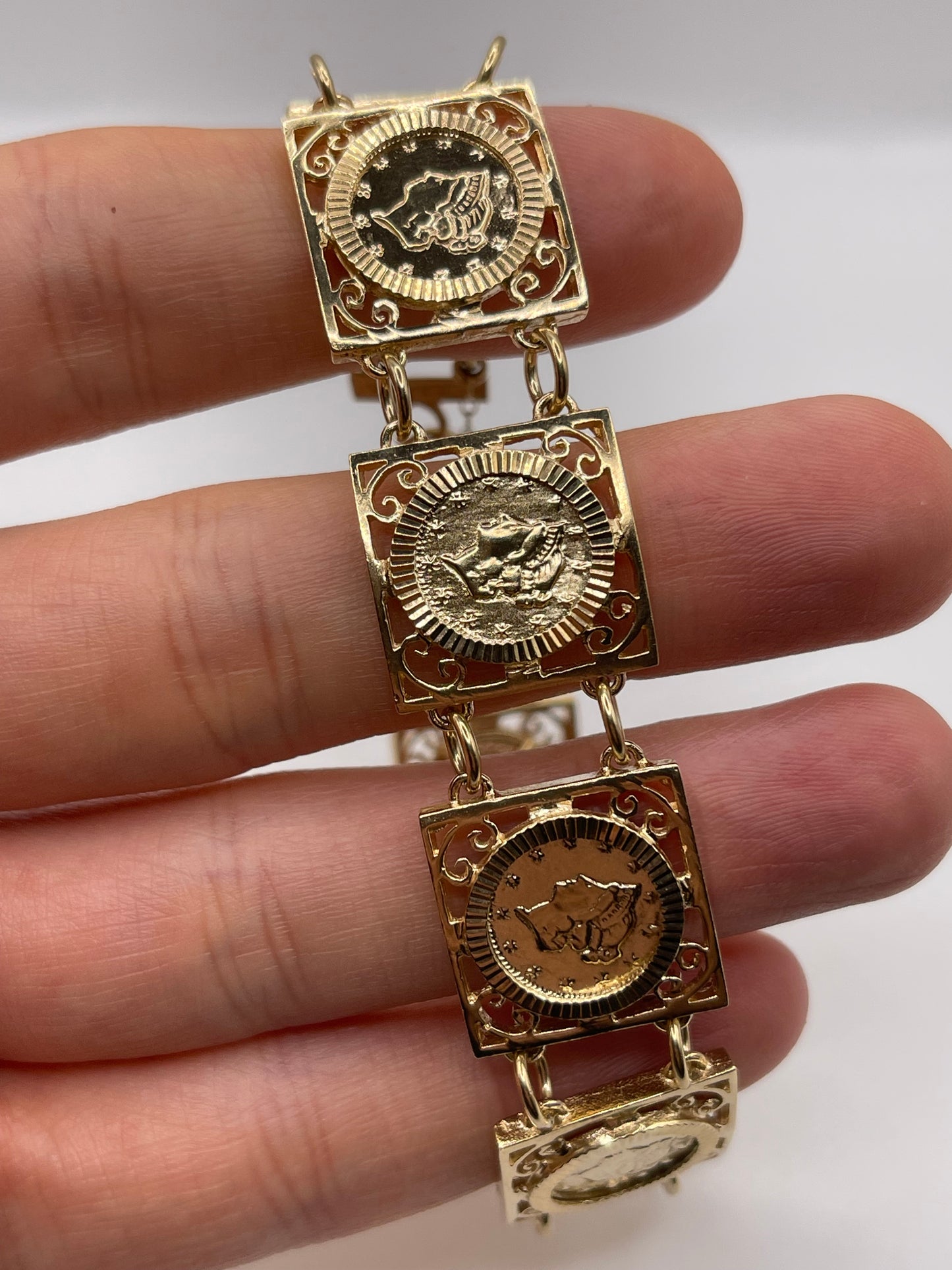 Heavy 9ct gold coin padlock bracelet