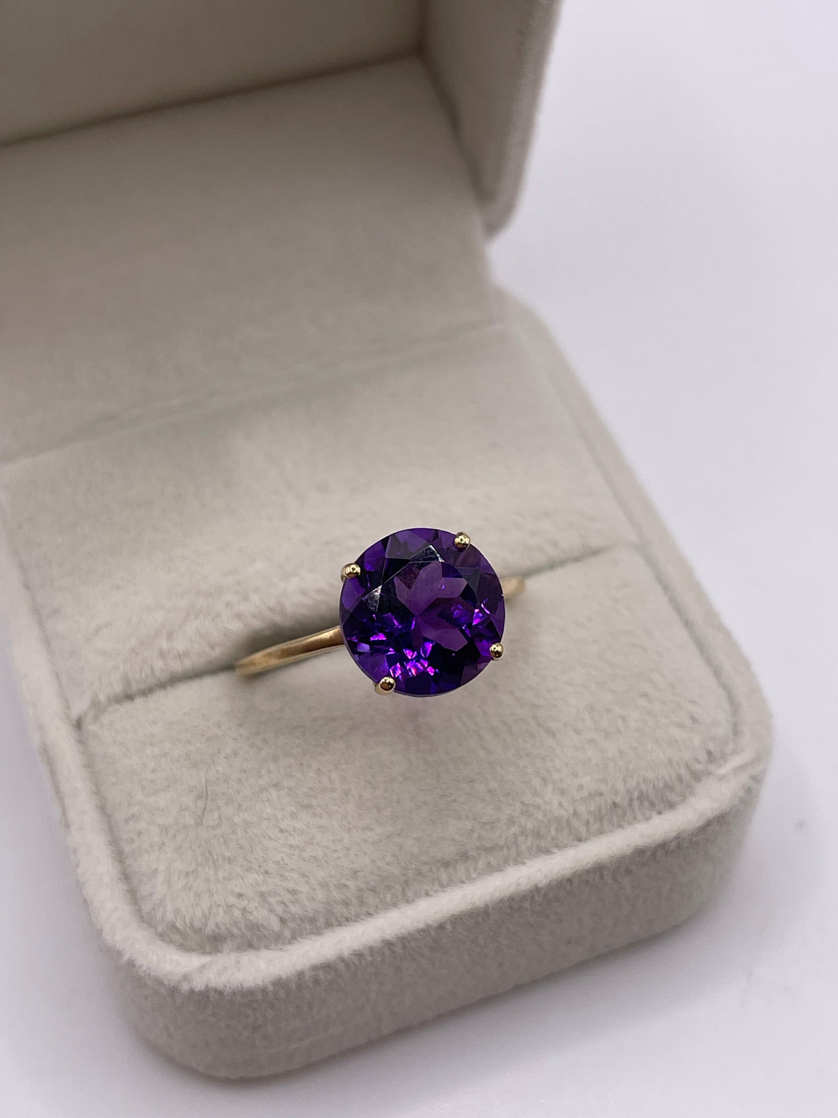 9ct gold amethyst ring