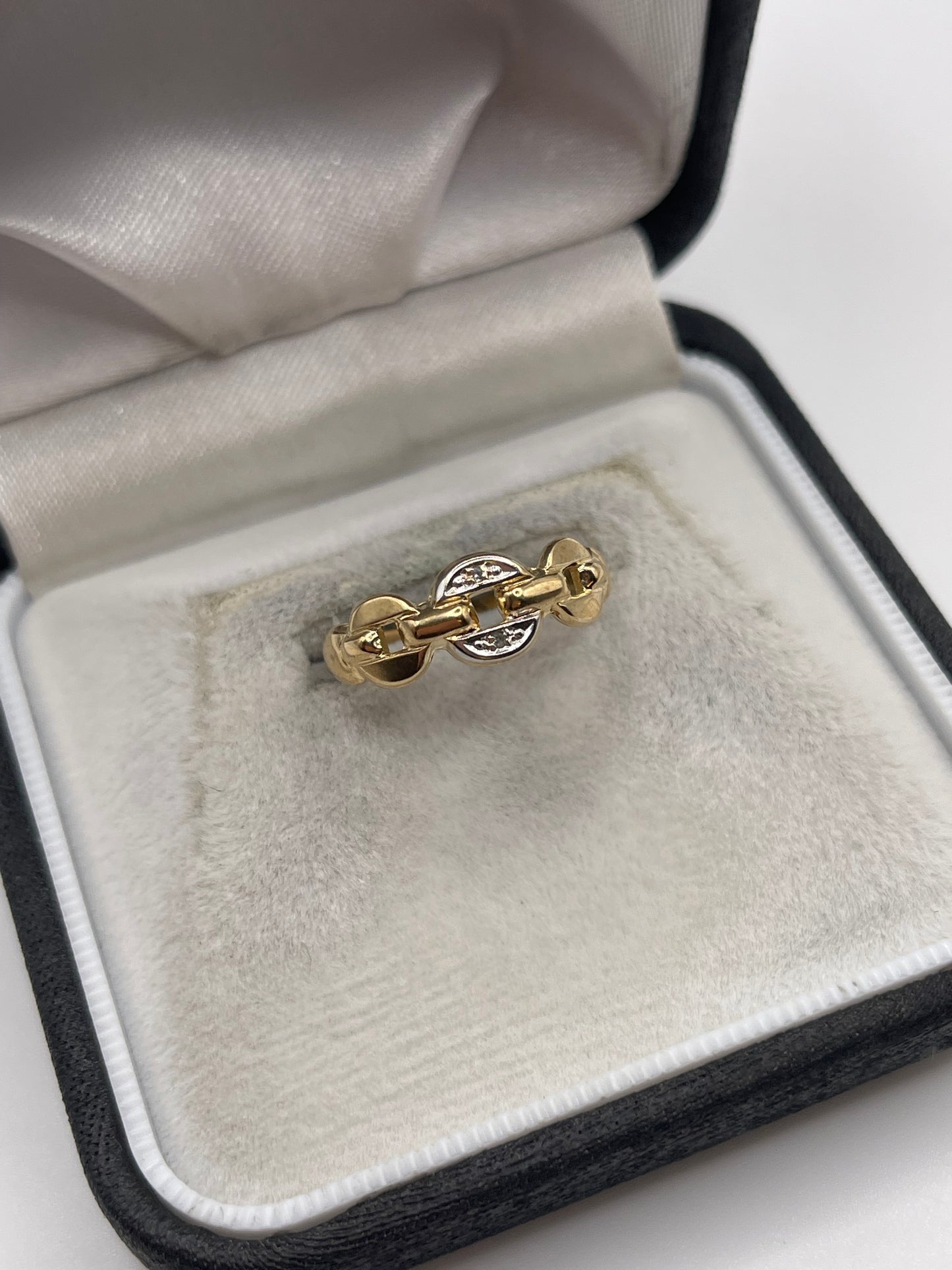 9ct gold diamond link ring
