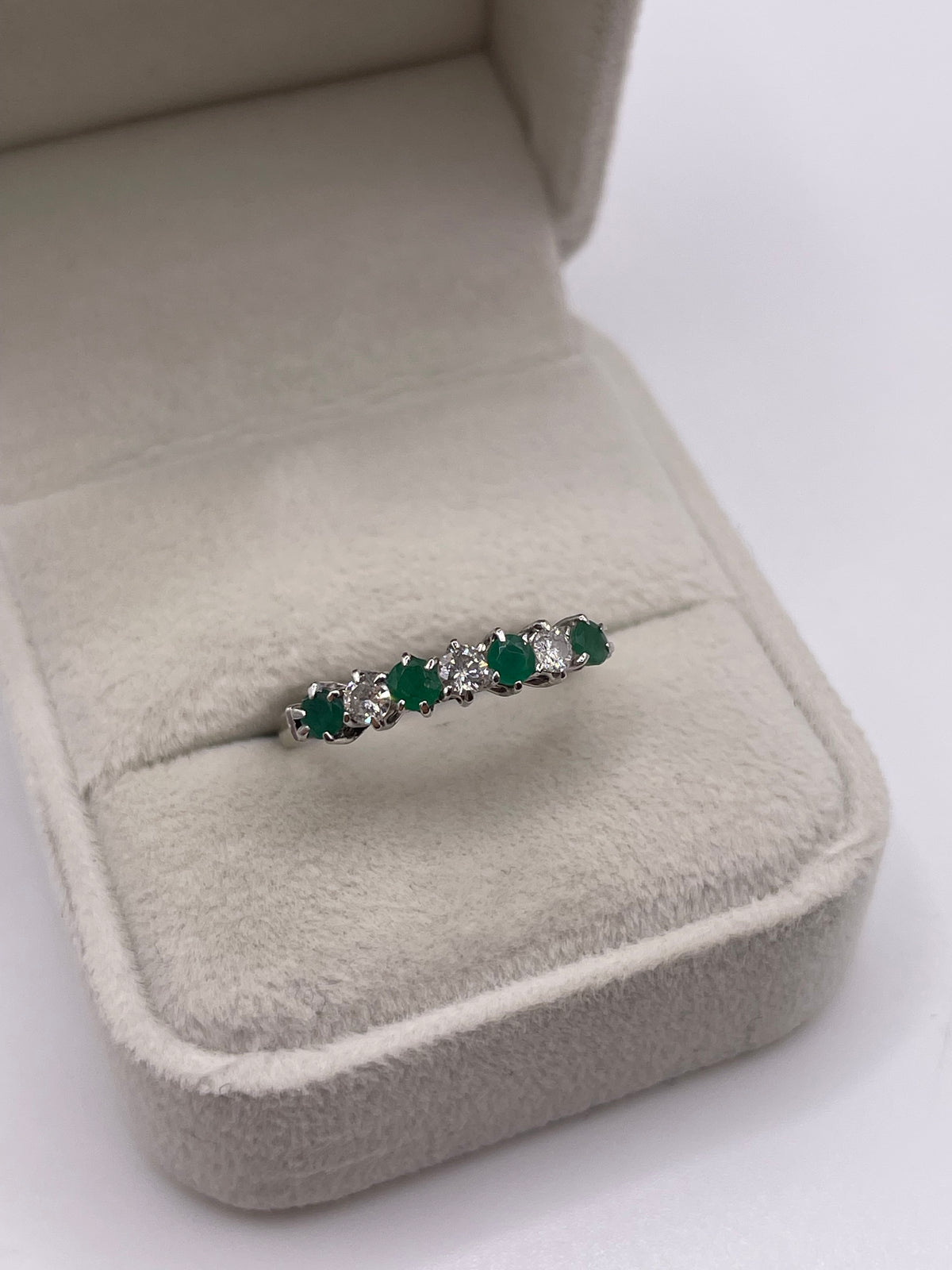 18ct white gold emerald and diamond ring