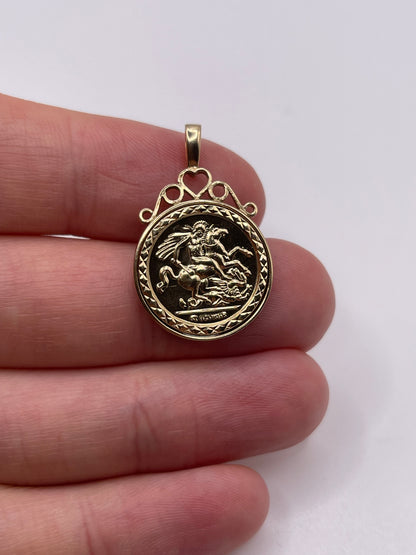 9ct gold st George medallion pendant