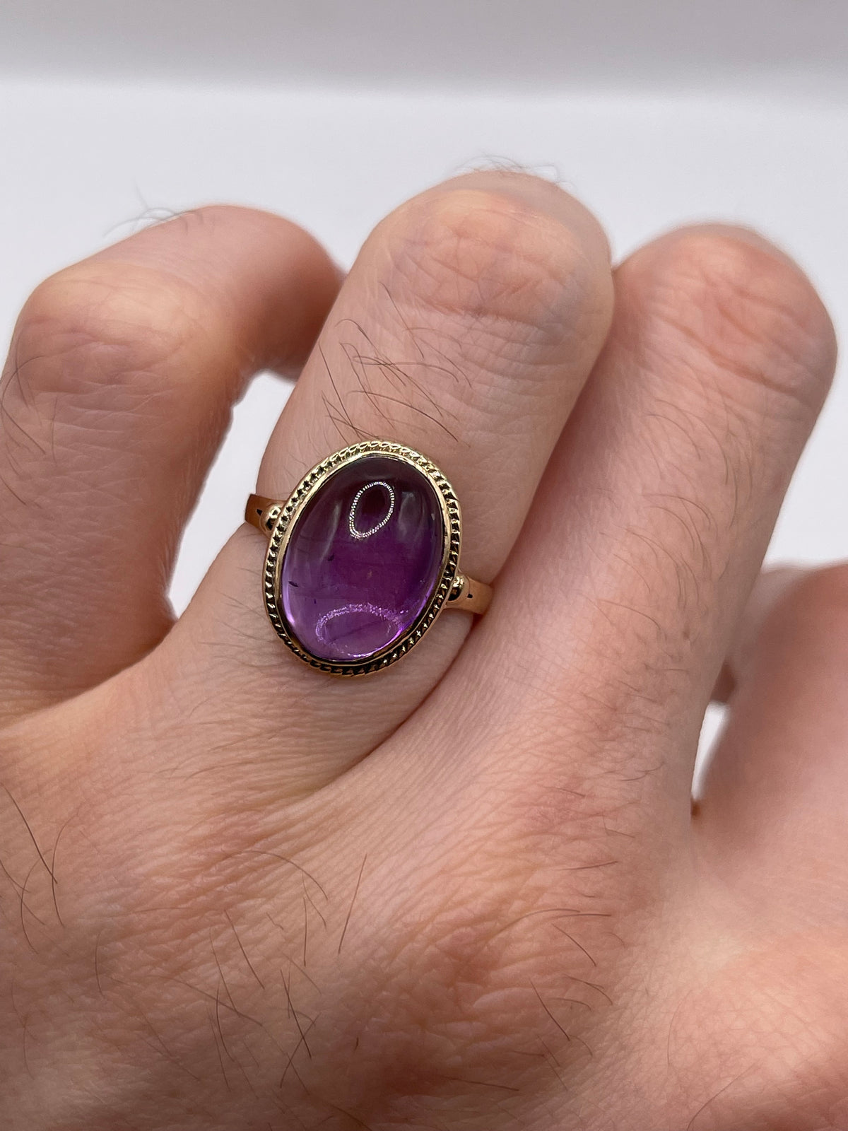 9ct gold cabochon amethyst ring