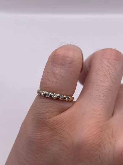 9ct gold diamond ring