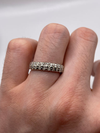 9ct white gold diamond cluster ring