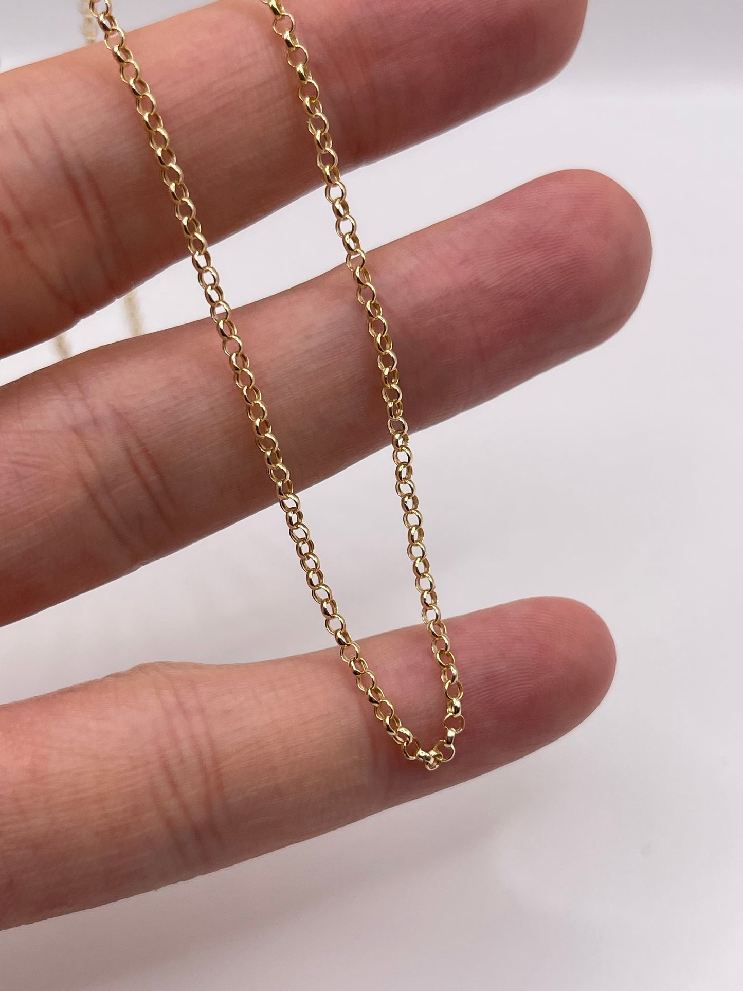 9ct gold chain L