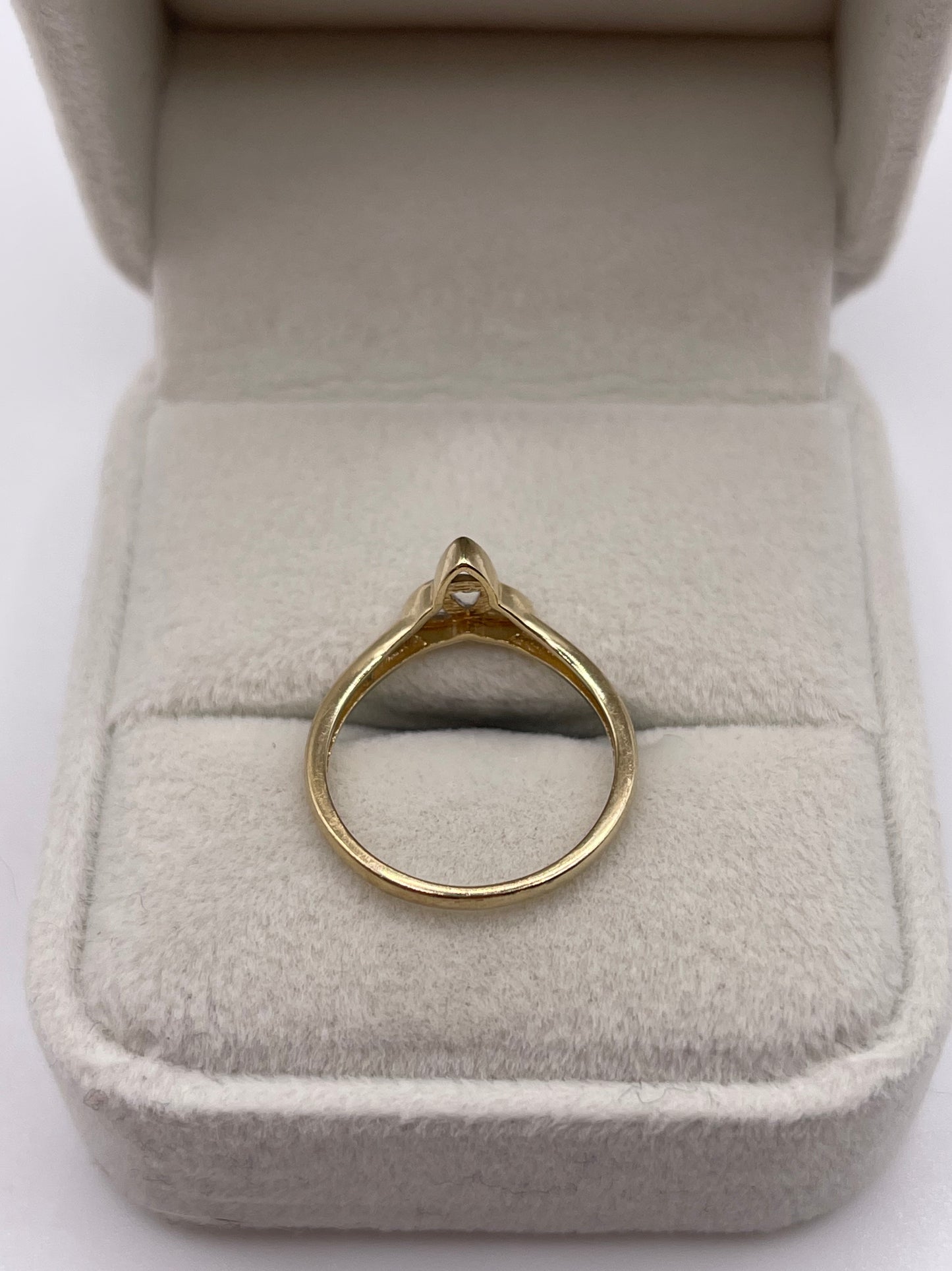 9ct gold Celtic ring