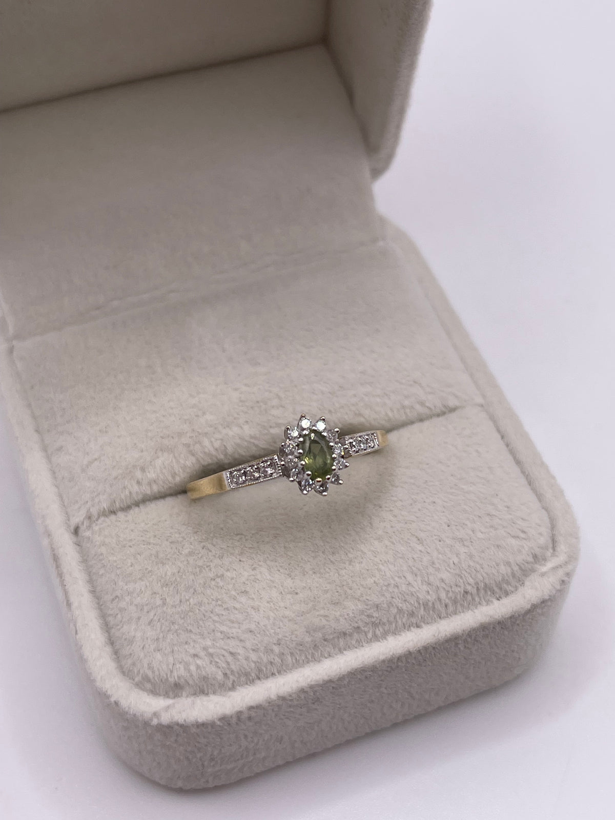 9ct gold quartz and diamond ring