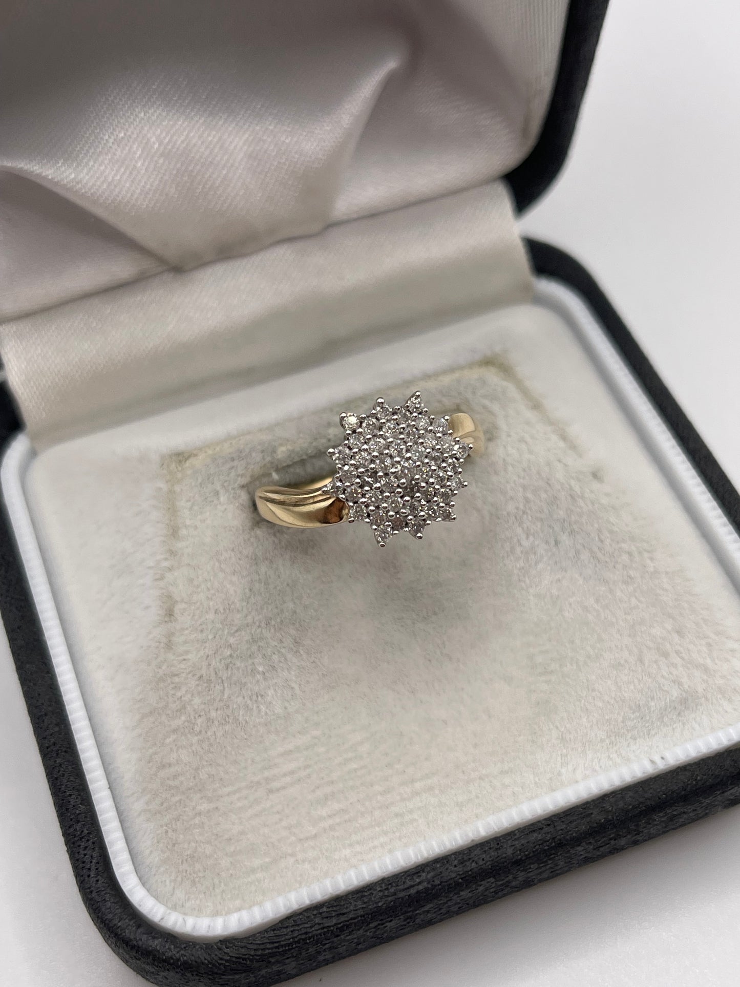 9ct gold diamond cluster ring