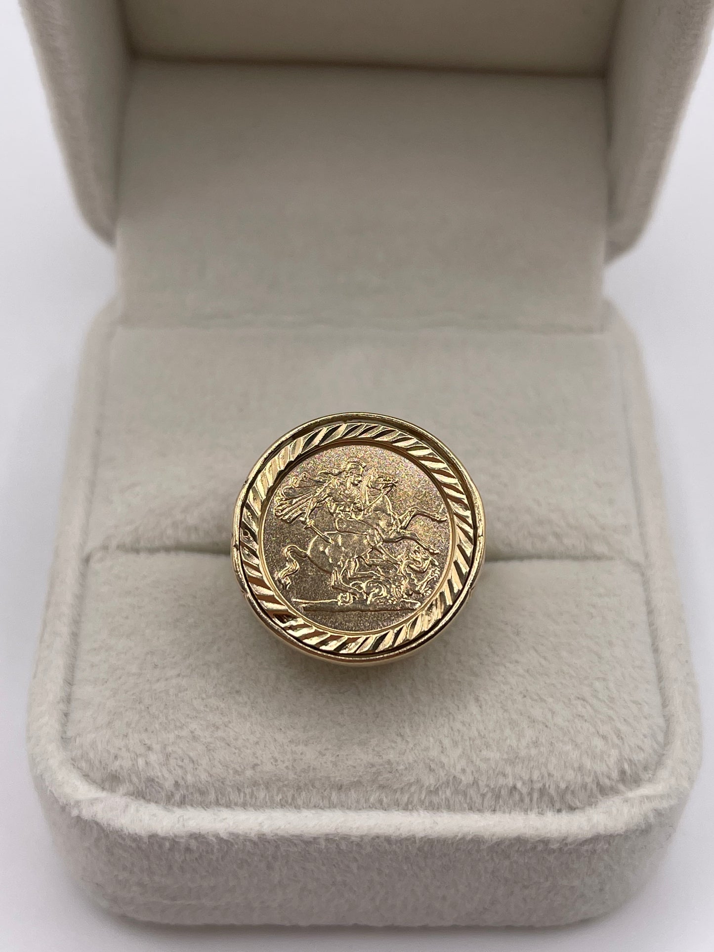 9ct gold medallion ring