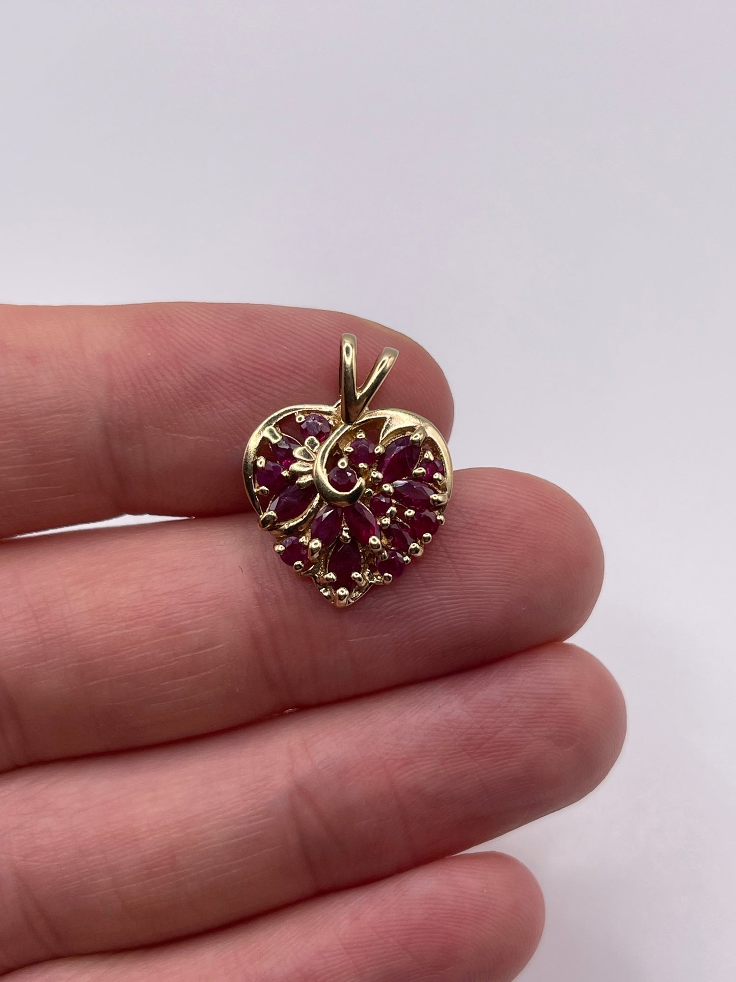 9ct gold ruby heart pendant