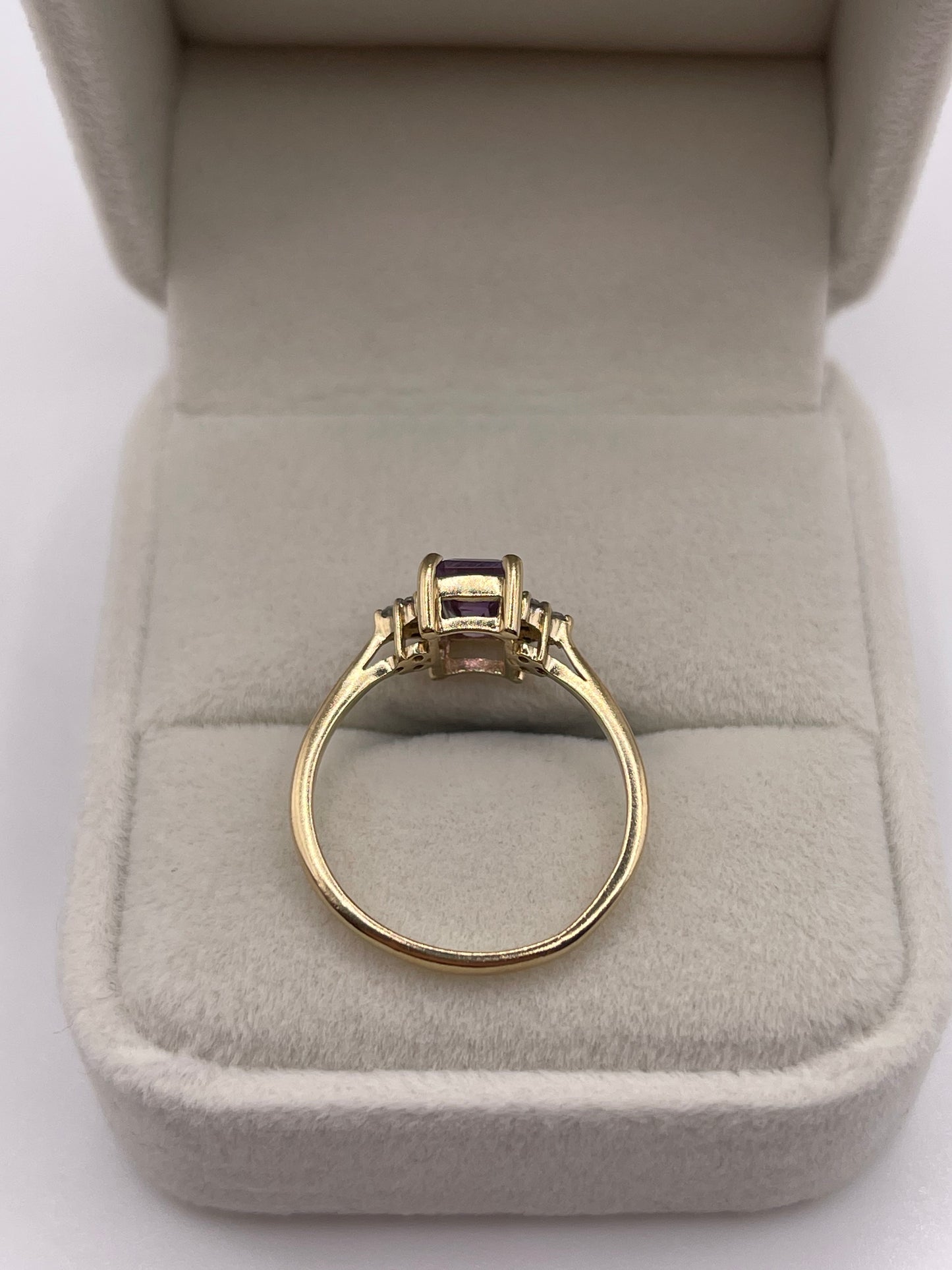 9ct gold amethyst and diamond ring