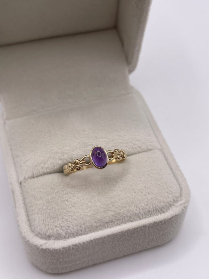 9ct gold cabochon amethyst ring