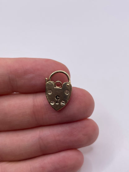 9ct gold padlock 3