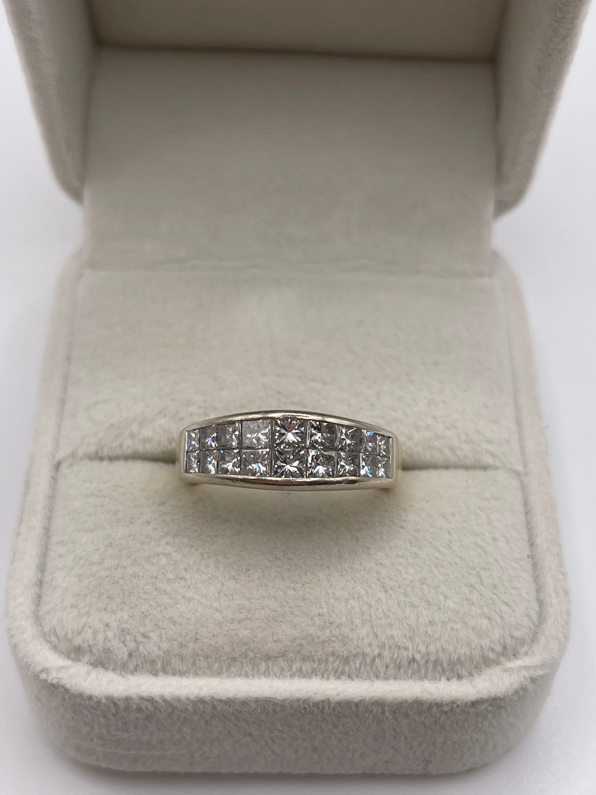 18ct gold 1.62ct diamond cluster ring