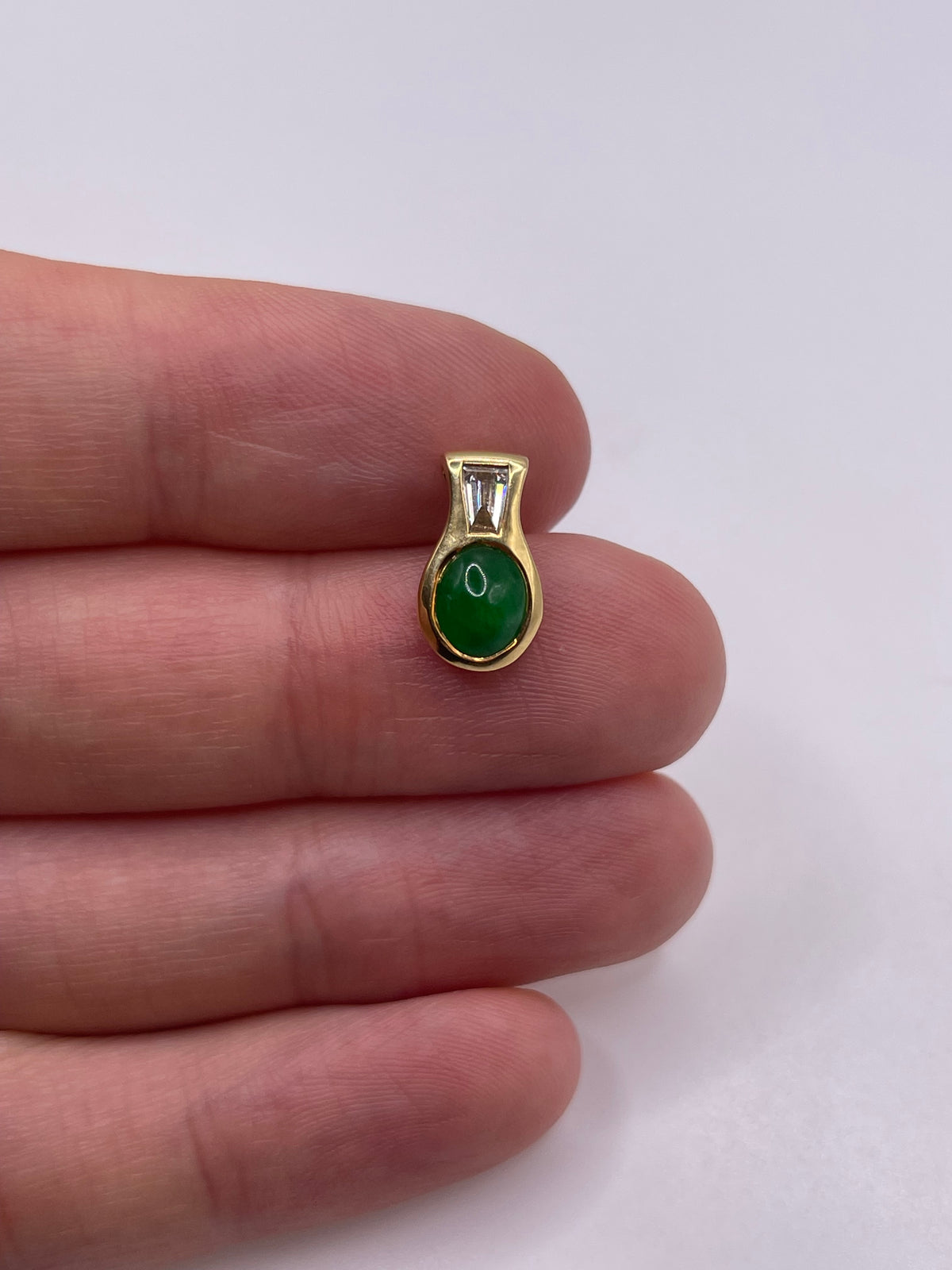 18ct gold jade and diamond pendant