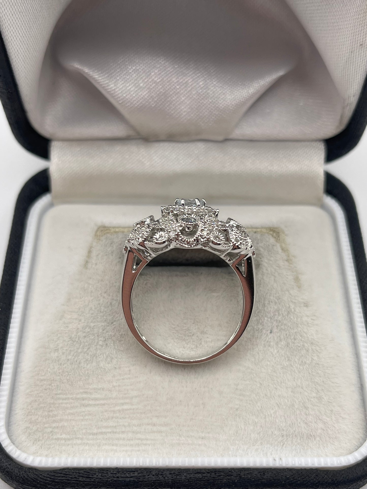 9ct white gold aquamarine and diamond ring