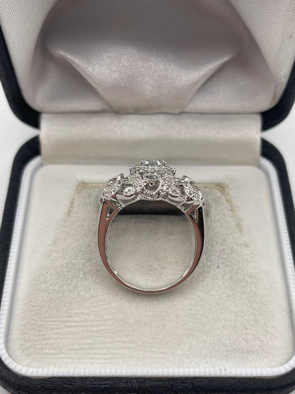 9ct white gold aquamarine and diamond ring