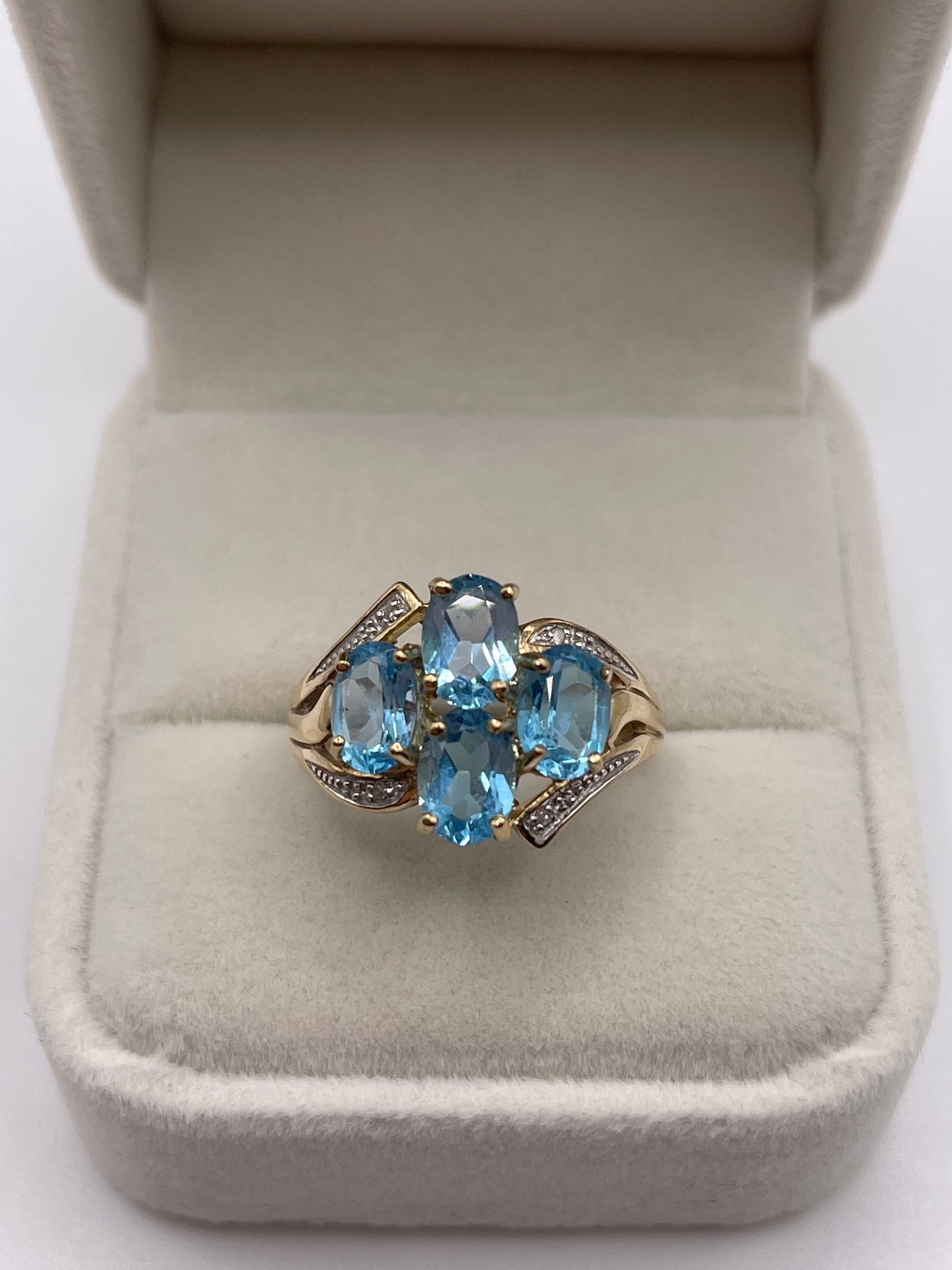 9ct gold topaz and diamond ring