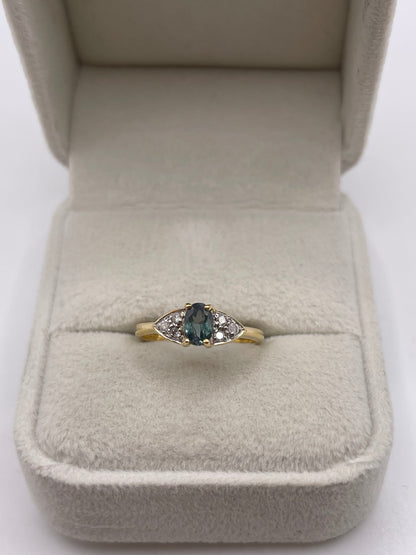 18ct gold alexandrite and diamond ring