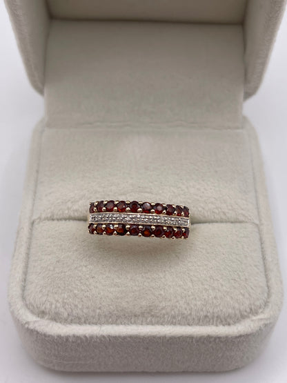 9ct gold garnet and diamond ring