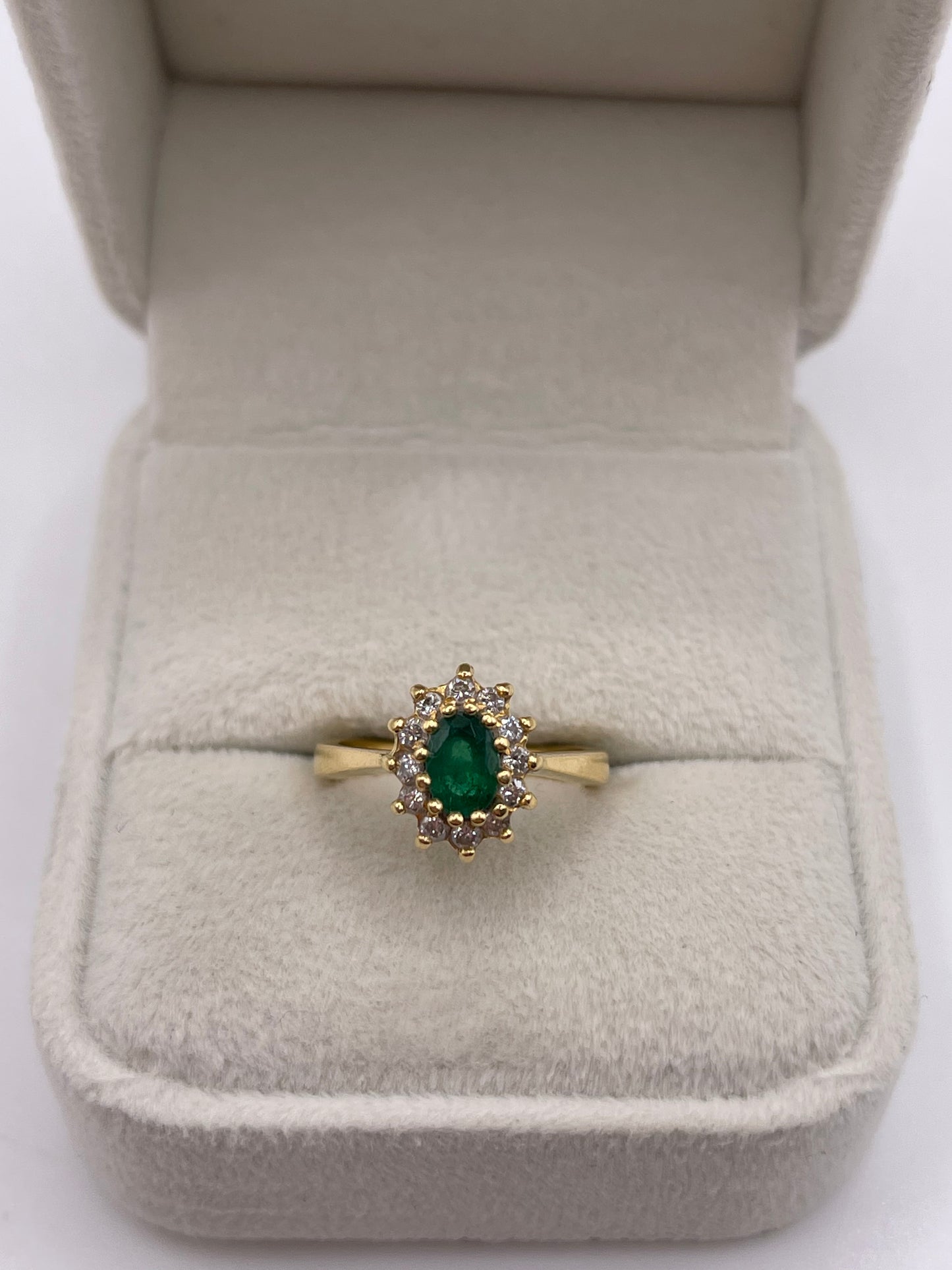 18ct gold emerald and diamond ring