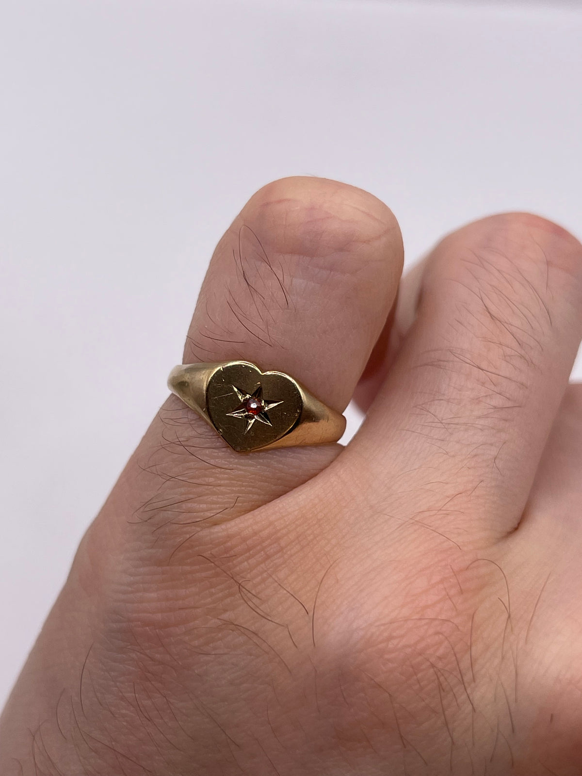 9ct gold garnet heart ring