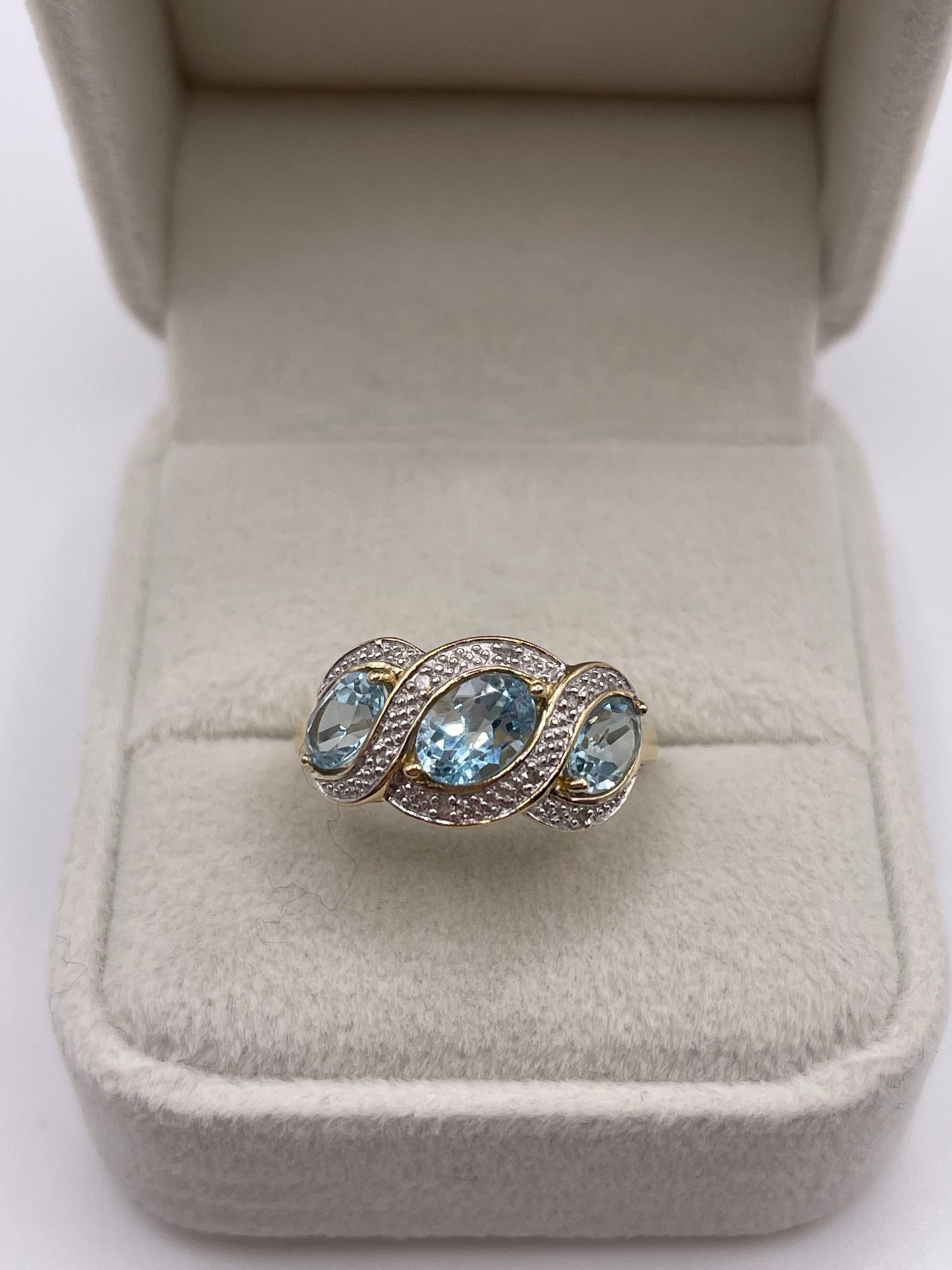 9ct gold topaz and diamond ring