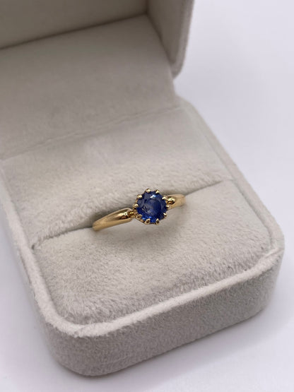 Antique 18ct gold sapphire ring