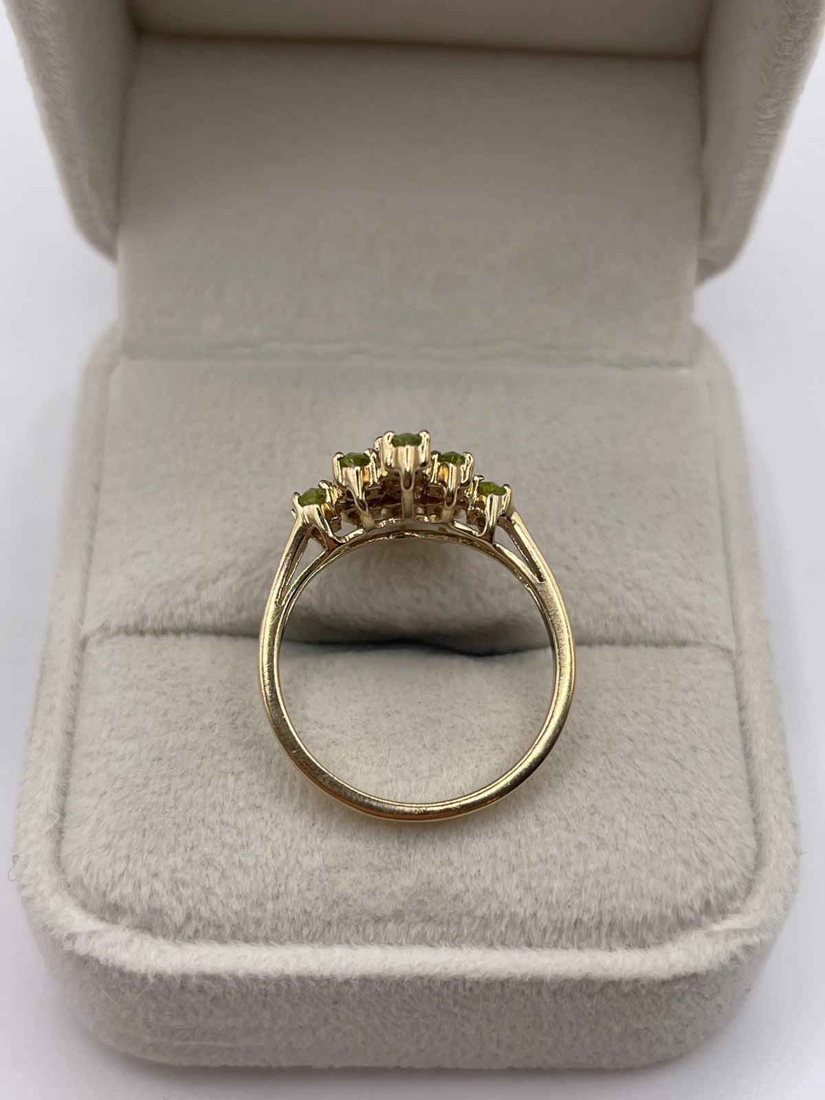 9ct gold peridot and diamond ring