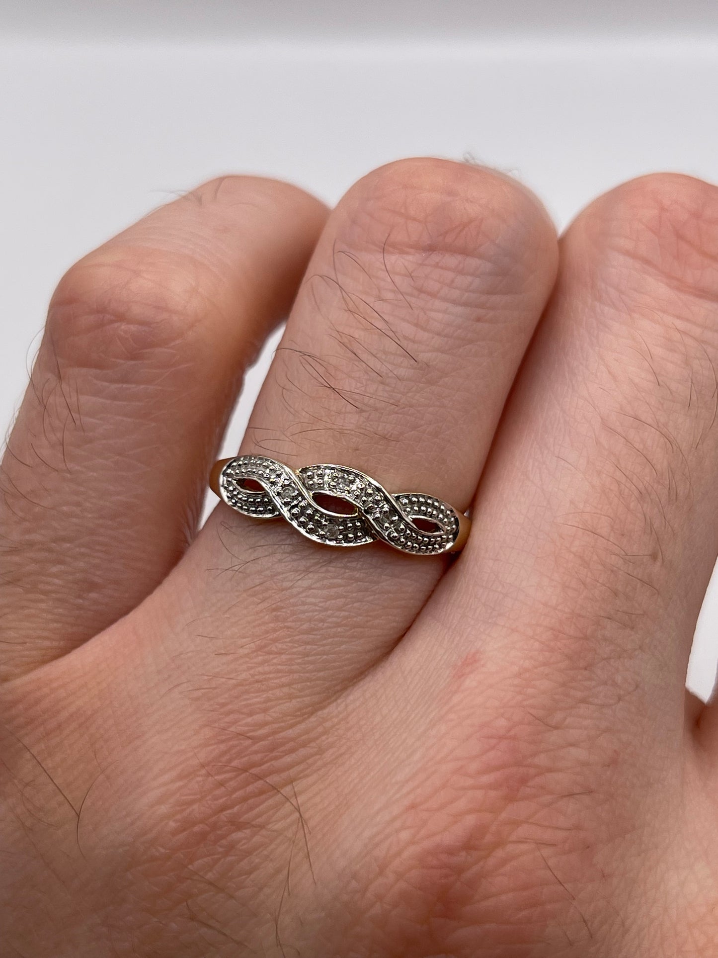 9ct gold diamond ring