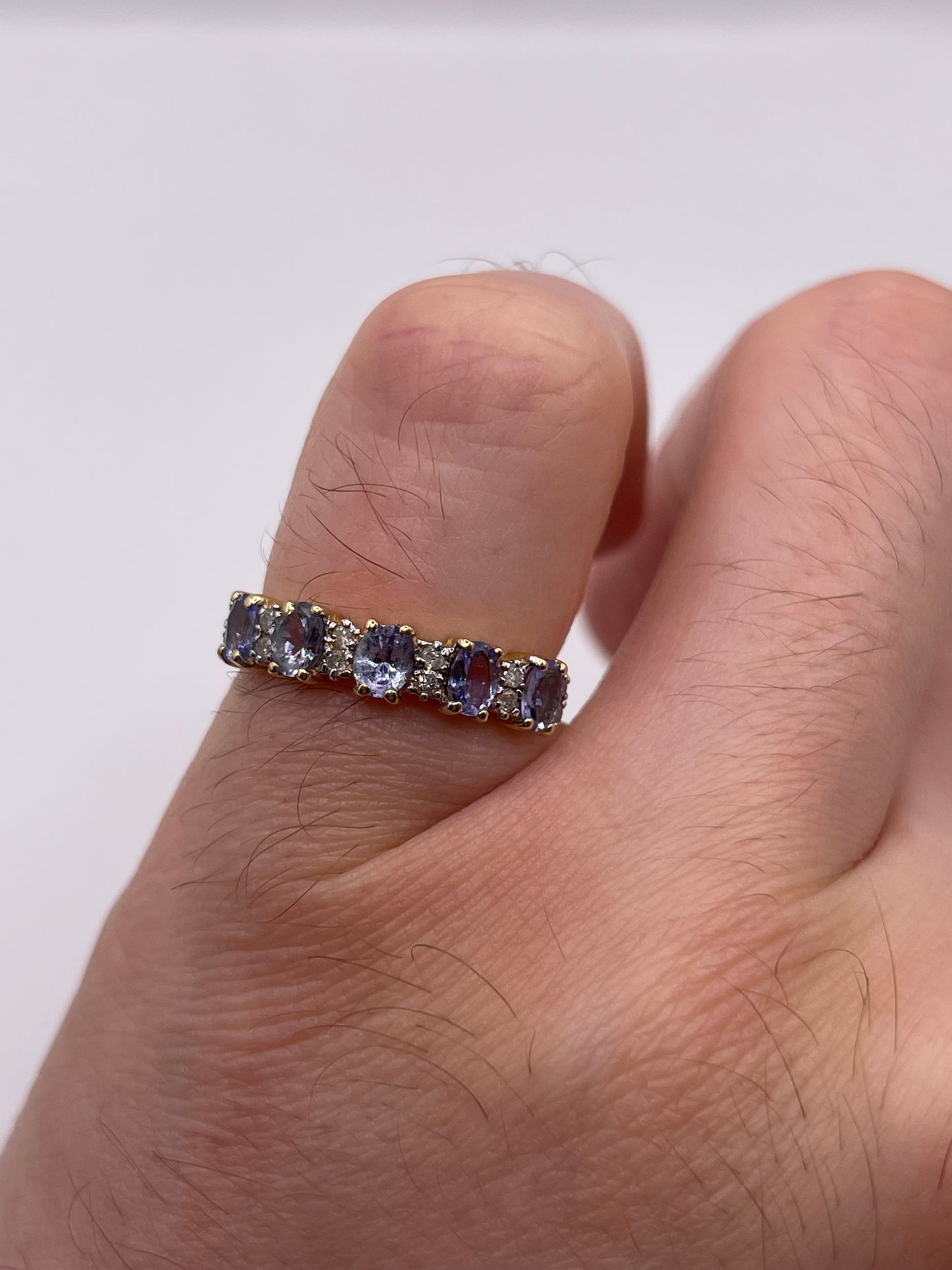 14ct gold tanzanite and diamond ring