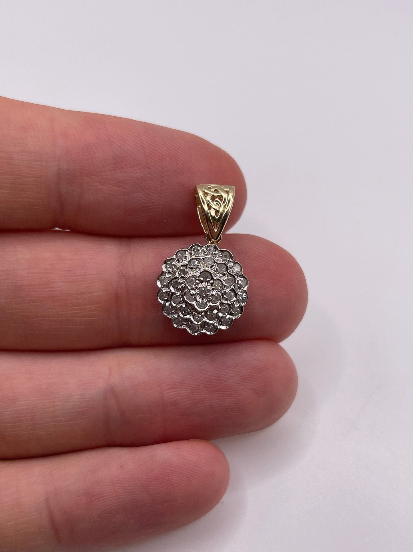 9ct gold diamond cluster pendant