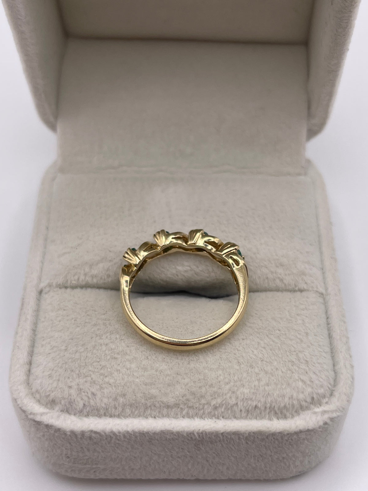 9ct gold emerald and diamond ring