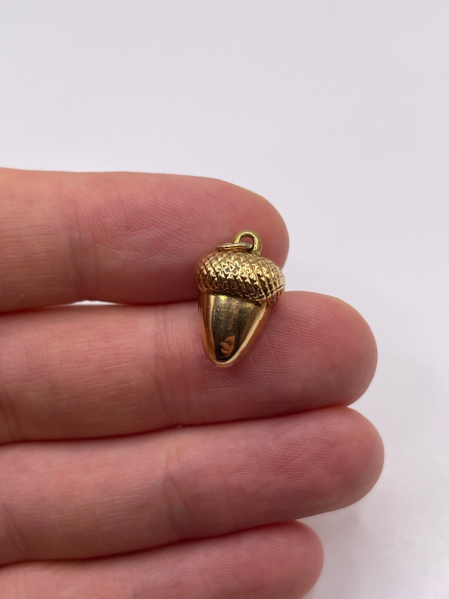 9ct gold acorn charm