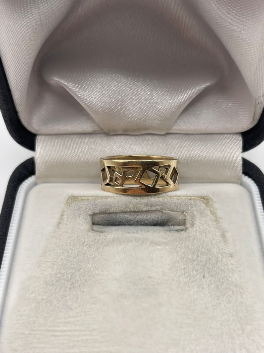 9ct gold abstract band