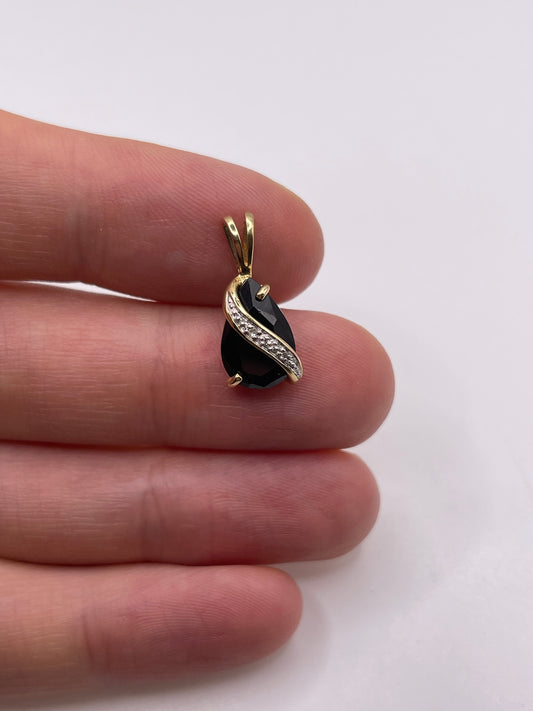 9ct gold sapphire and diamond pendant