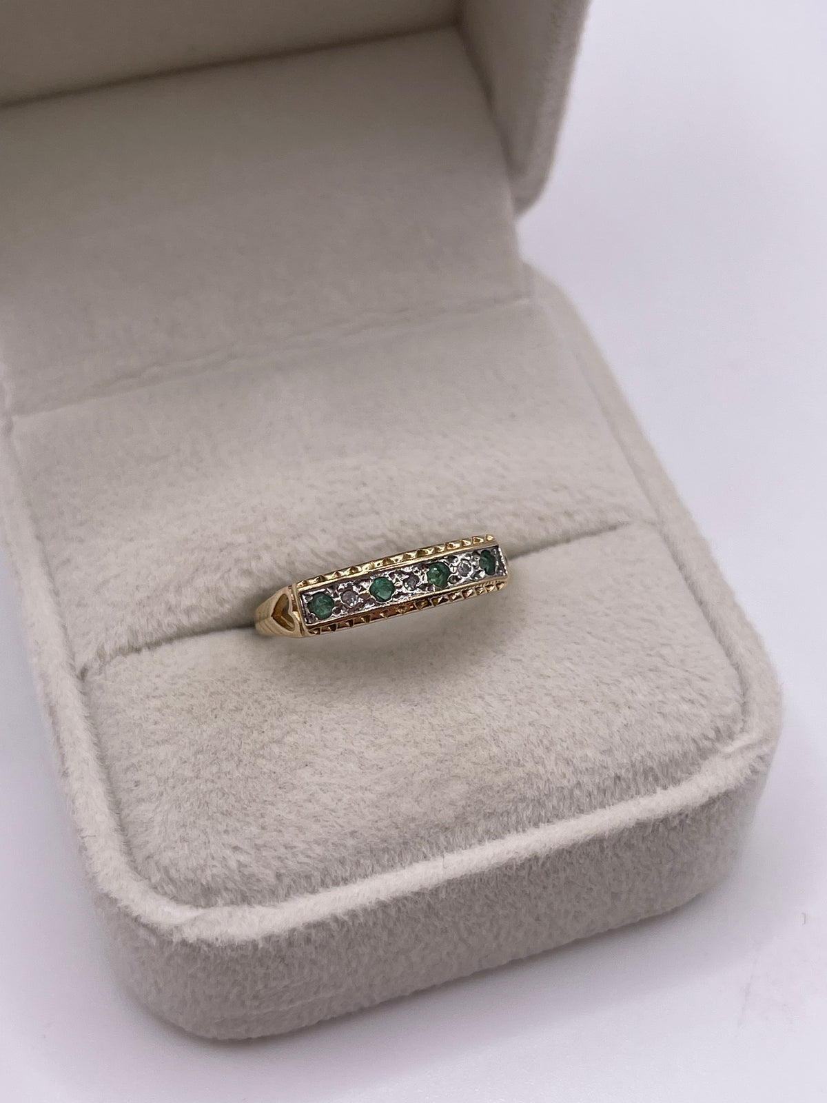 9ct gold emerald and diamond ring