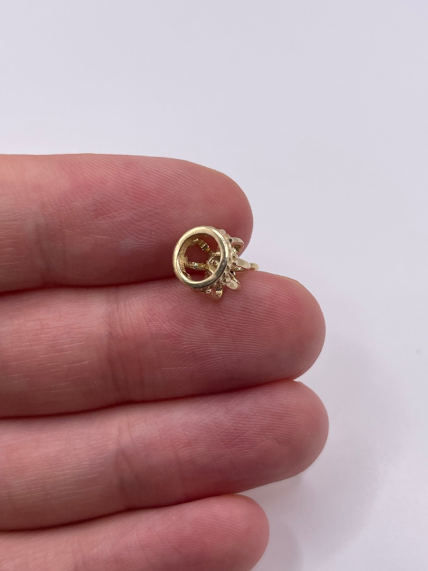 9ct gold crown charm