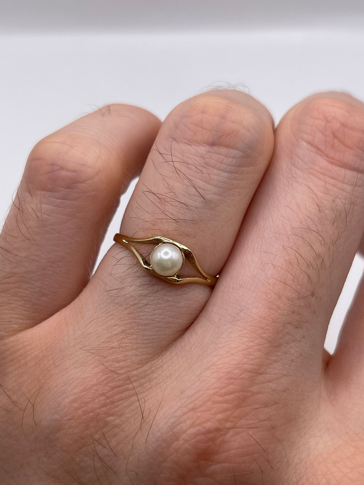 9ct gold pearl ring