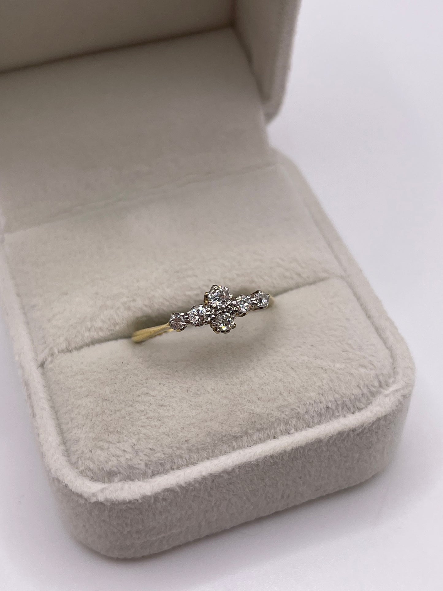 18ct gold diamond ring