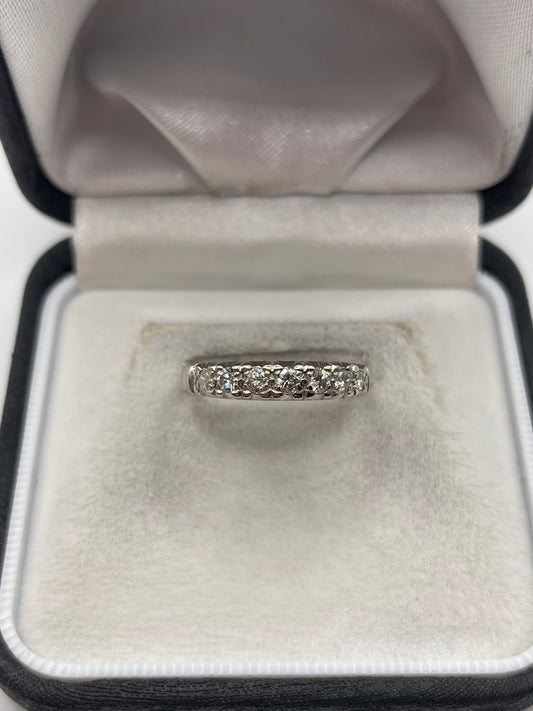 18ct white gold diamond ring