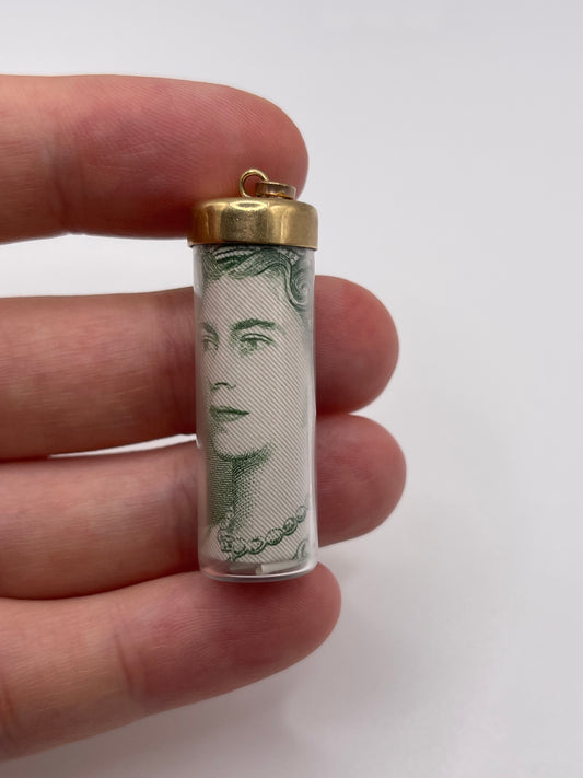 9ct gold £1 note charm