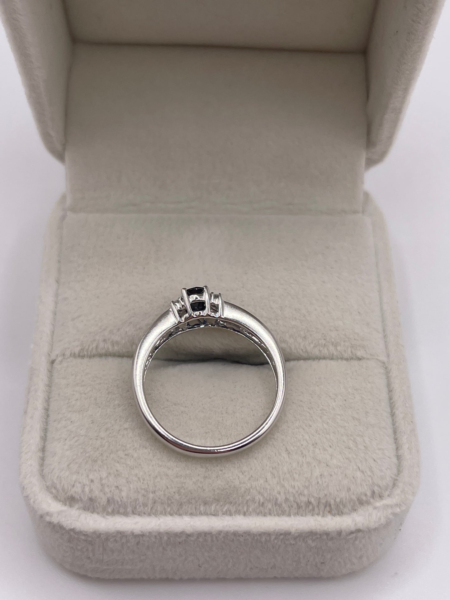 9ct white gold sapphire and diamond ring