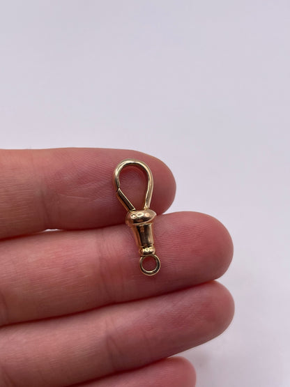 9ct gold dog clip F