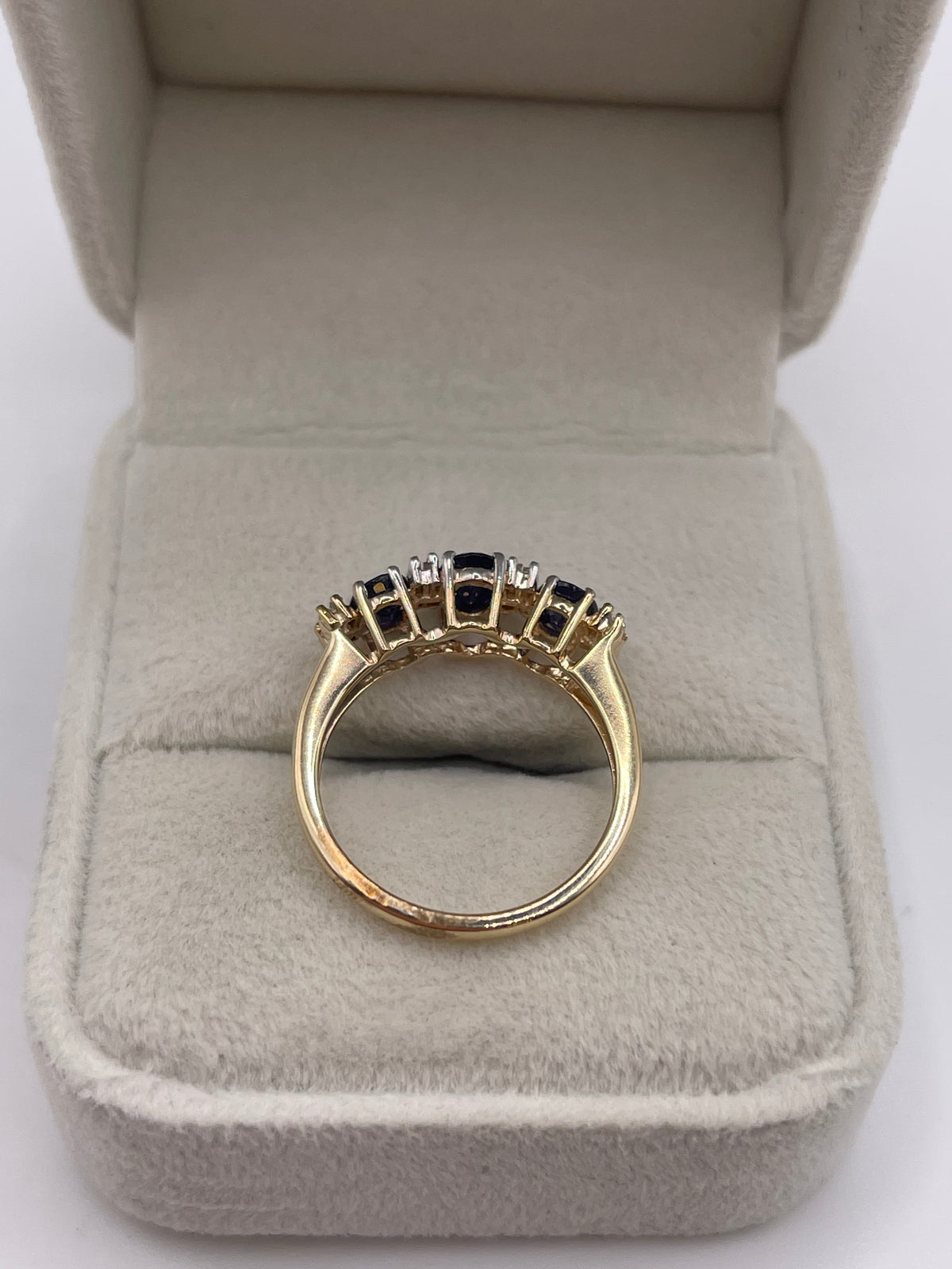 9ct gold sapphire and diamond ring