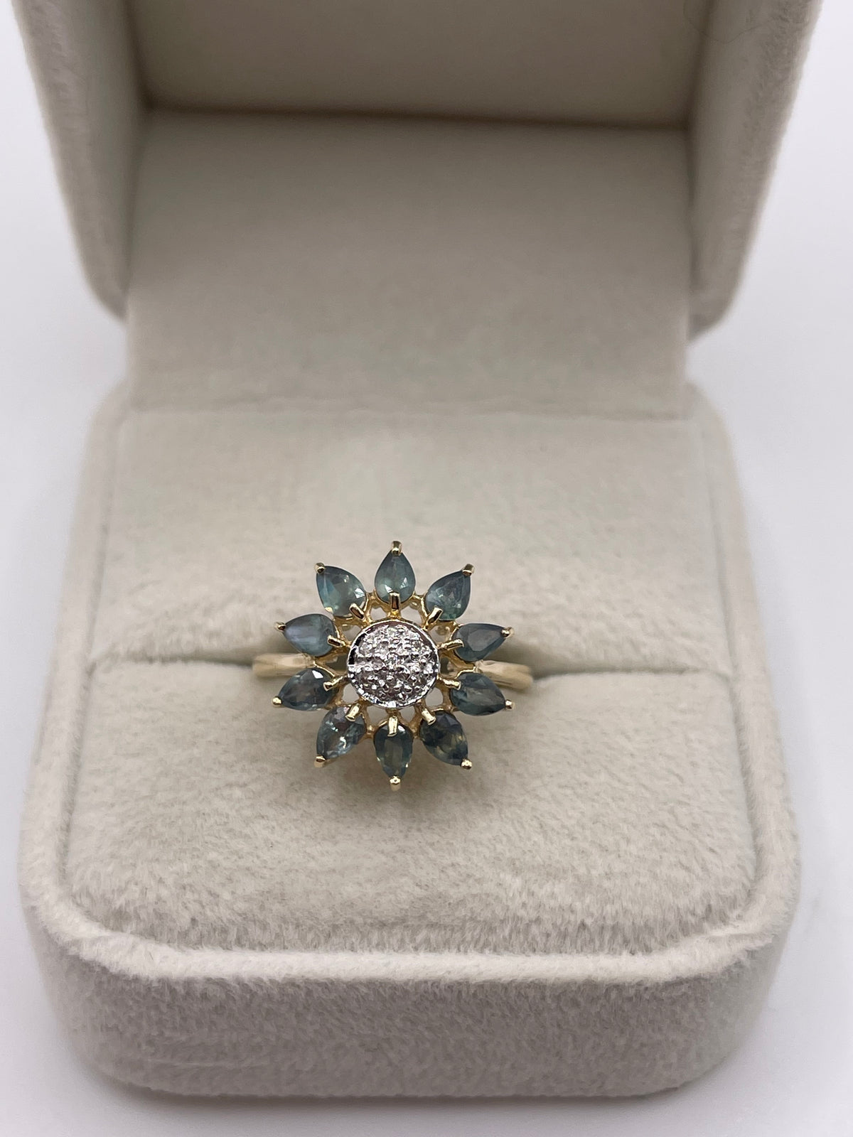 9ct gold alexandrite and zircon ring