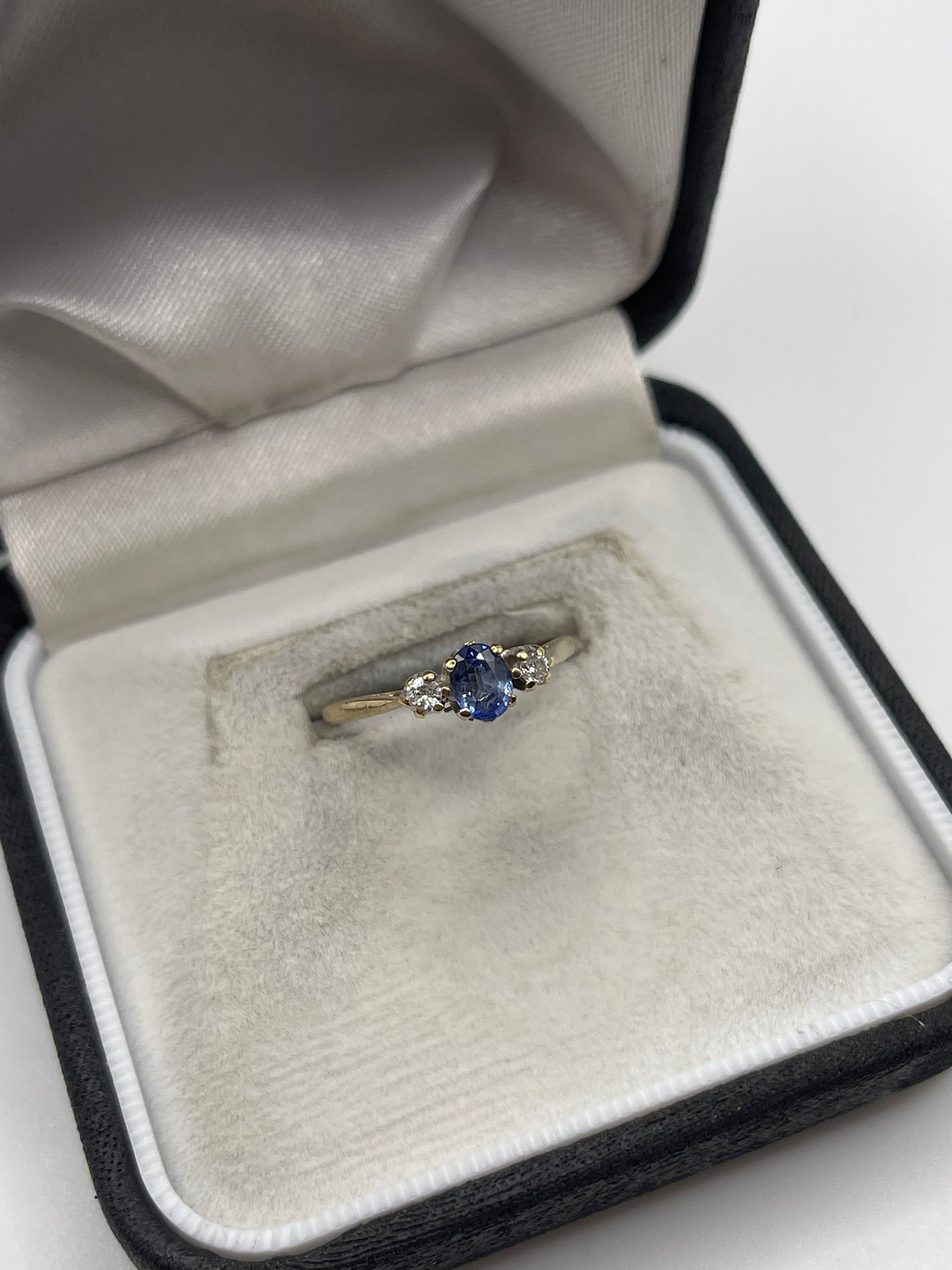 9ct gold sapphire and diamond ring