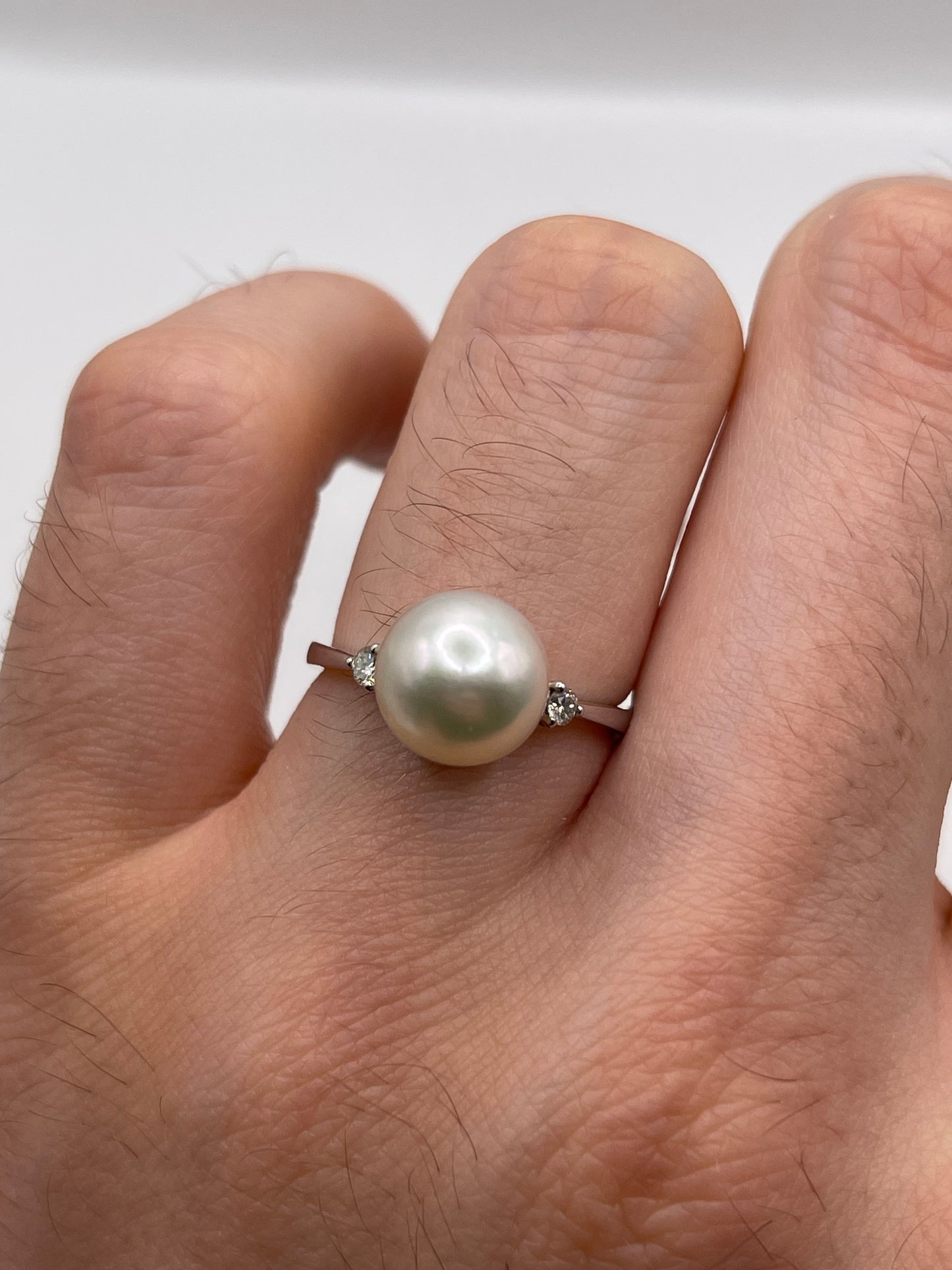 9ct white gold pearl and diamond ring