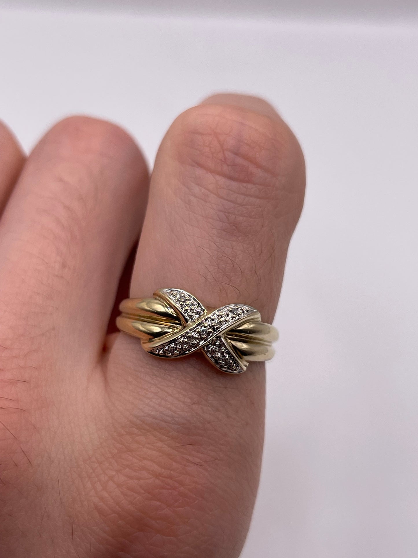 9ct gold diamond ring